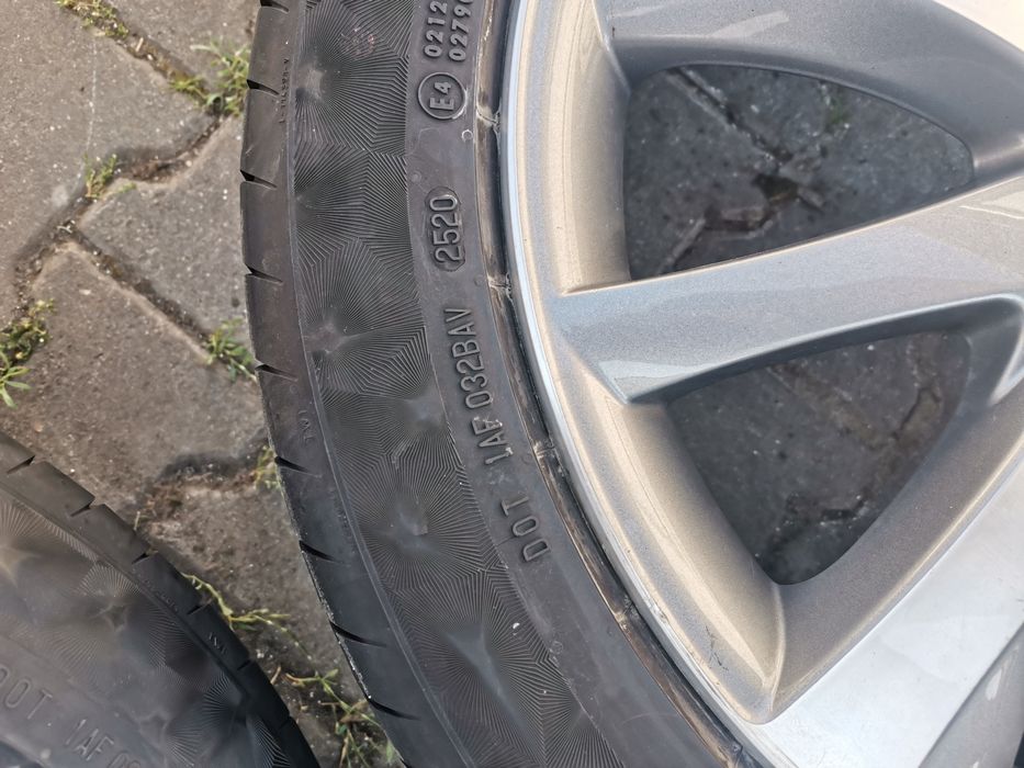 Anvelope premium Continental 235 45 18