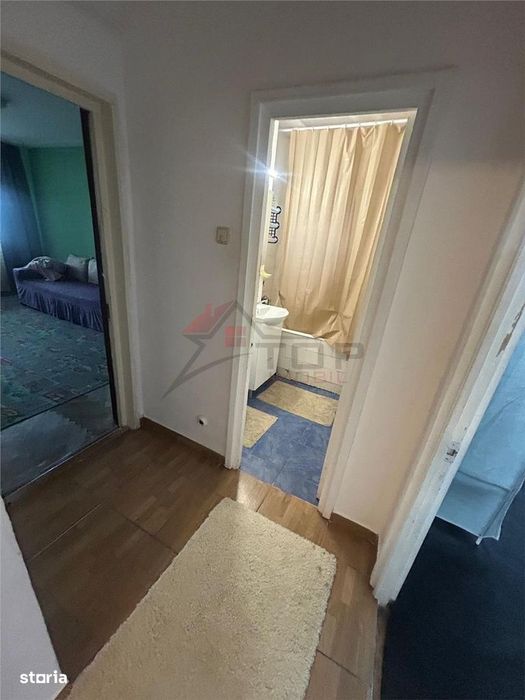 Alexandru - Piata Voievozilor, 3 camere decomandat 72mp, liber