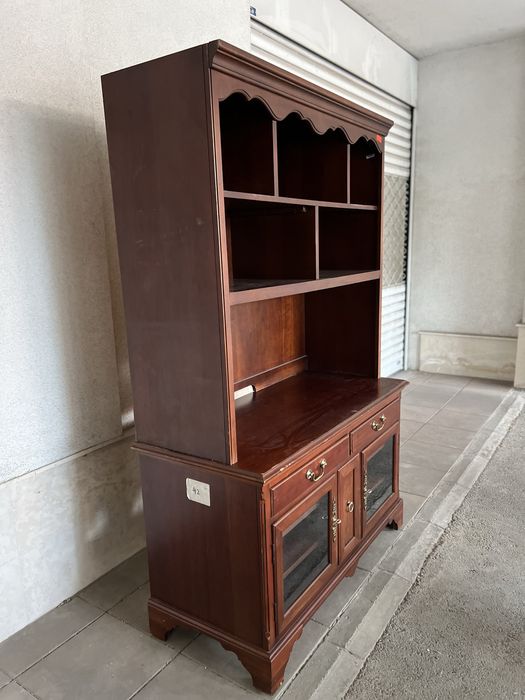 Музикален шкаф   DREXEL CHERRY PLASMA 52") WIDE