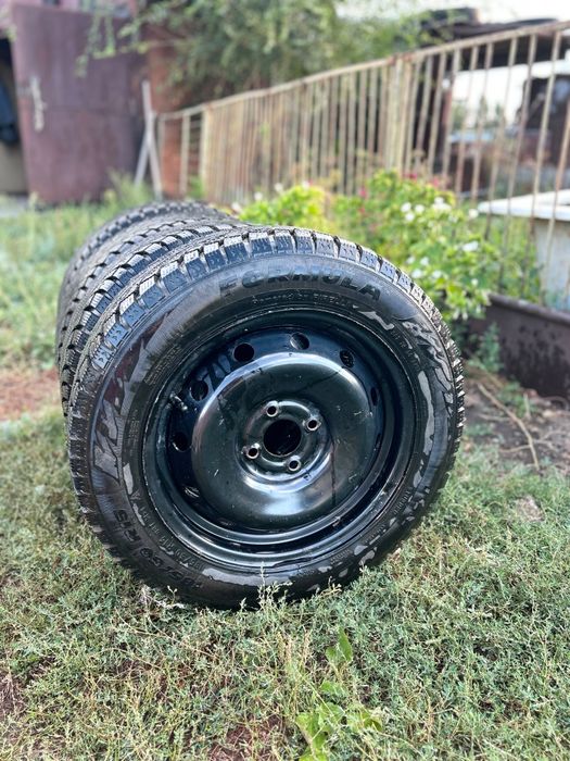 Зимние шины 185/60 R15