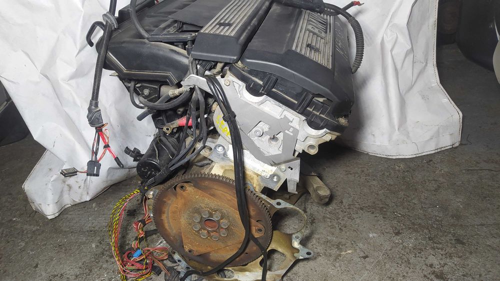 Двигатель BMW M54 3.0 M54B30 x5 e39 e46 БМВ М54 привозной