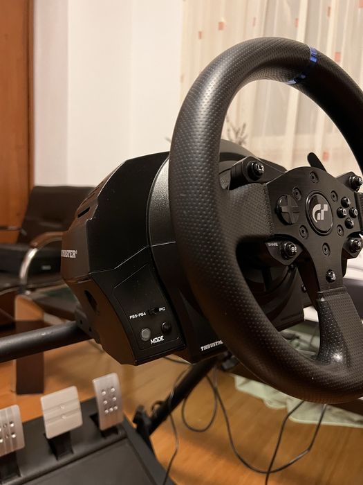 Volan gaming Thrustmaster T300RS GT si suport volan Huzaro Speed 3.0