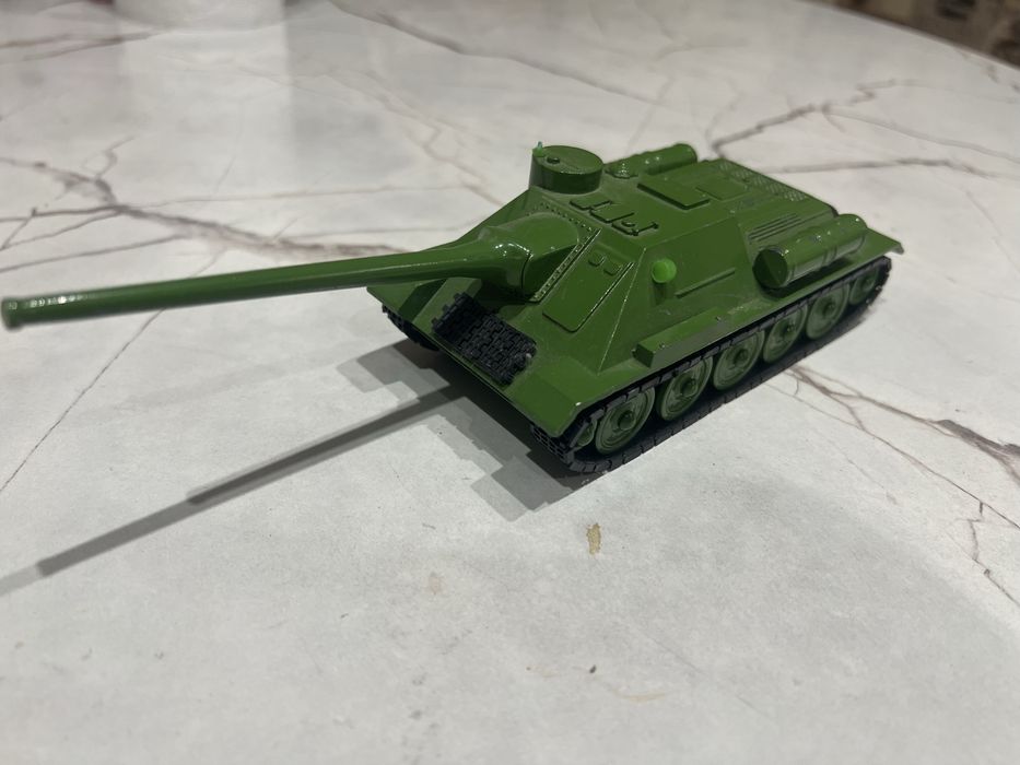 Танки, бтр, пушки.