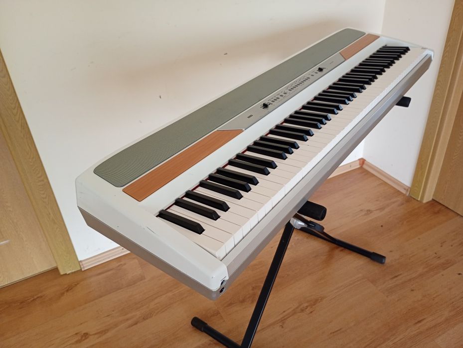 KORG SP-250 White 88 GHS pian digital profesional de scenă orga