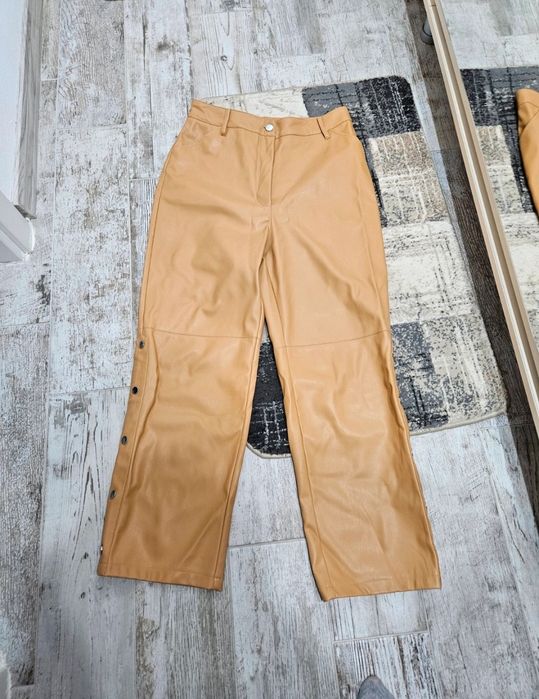 Pantaloni  bej/maro na-kd 3i
