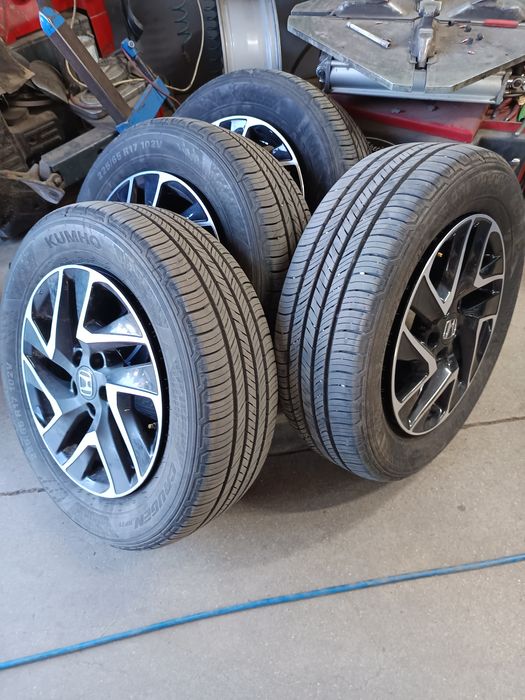 225/65/17 102V Kumho