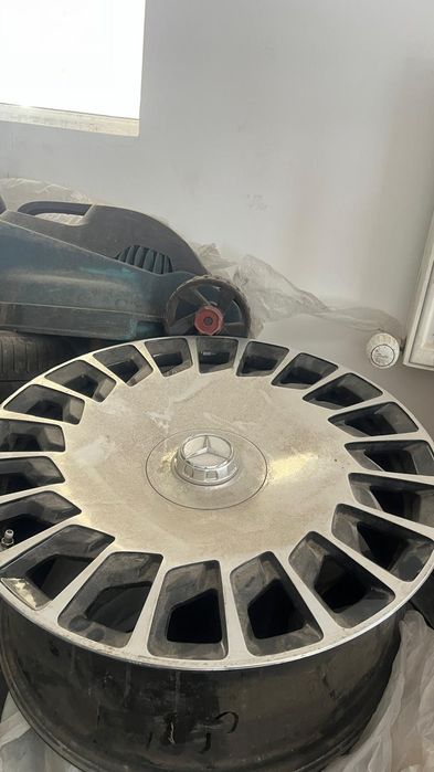 Срочно продам комплект дисков на Майбах!