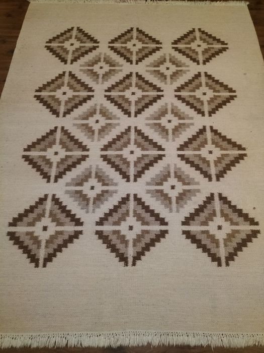 Продаётся Килим.