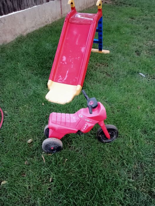 Antemergator lemn cu activități și tobogan