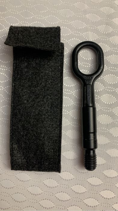 Крюк буксировочный Ауди Audi