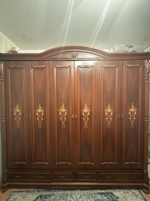 Спальный гарнитур