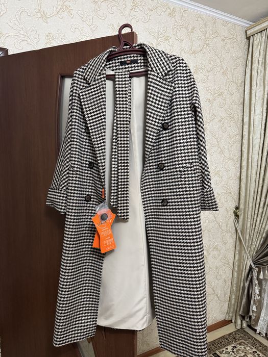 Продам пальто от бренда LORETTA