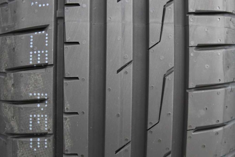 Anvelope vara noi 215/55R16 97W, XL, ZR, RoadX, DOT 2025