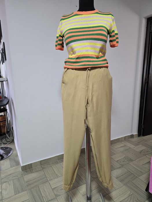 Pantaloni tip cargo din vascoza, cu buzunare