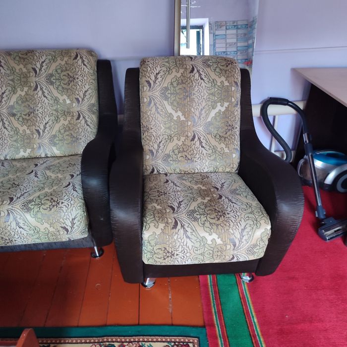 Продаю кресло диван