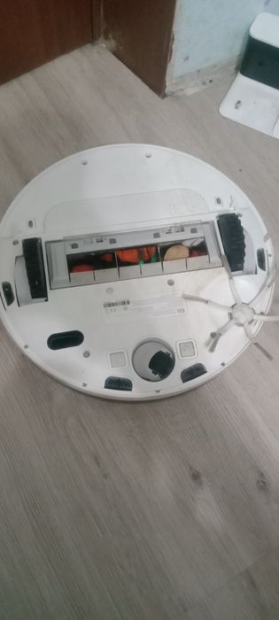 Продам робот пылесос