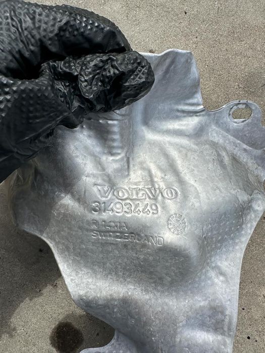 Protectie termica turbo Volvo XC90 2015-2020 31493449