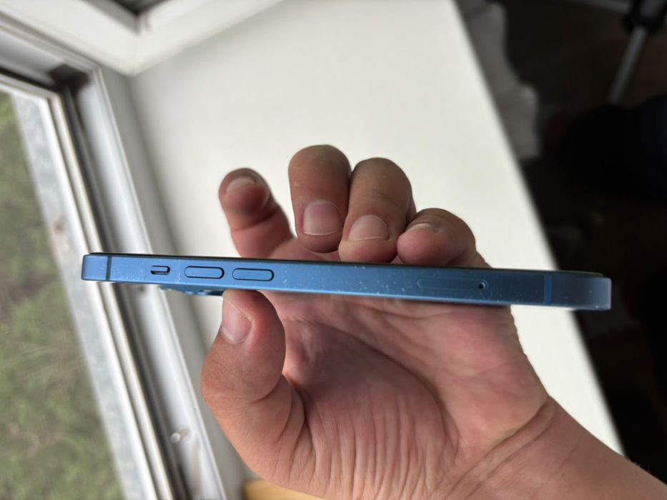 Продам iphone 13