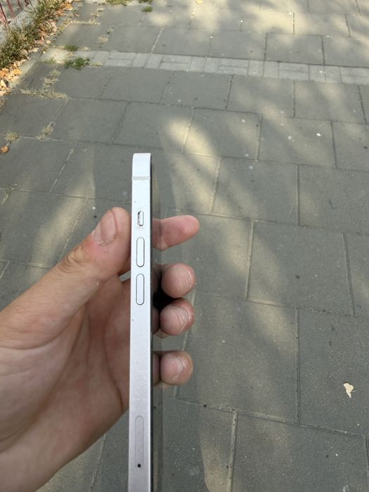 Iphone 13 simplu