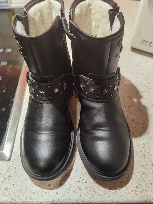 Нови ботушки на марката Geox 32.