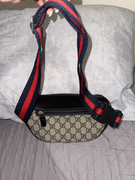 Мъжка чанта тип банан