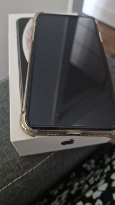 Продаю iPhone XS Max
