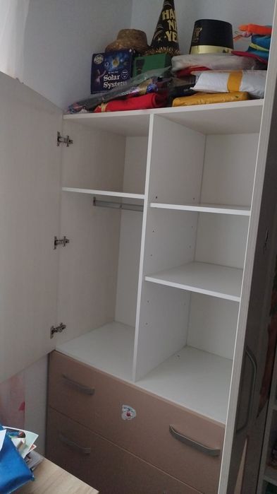 Dulap cu 2 uși și sertare