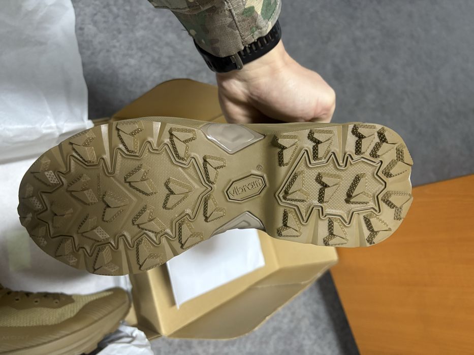 Ghete Garmont 9.81 Alert noi marimea 40 1/2 , 25,5 cm