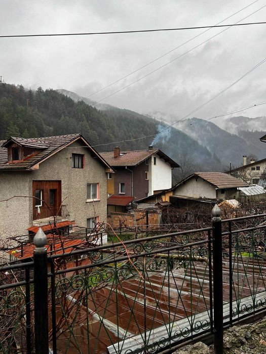 Продава се Къща в с. Томпсън, Област София-област - 228 кв.м за 426 €/кв.м - Снимка #9