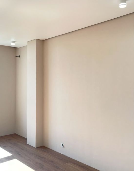 Поклейка обоев. Выравнивание стен.