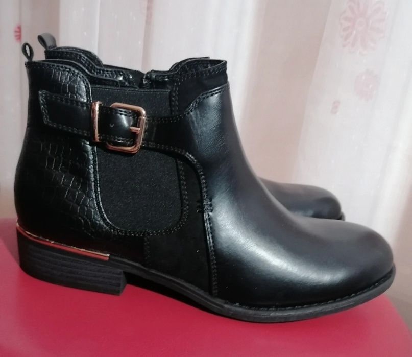 Ghete dama, înlocuitor piele