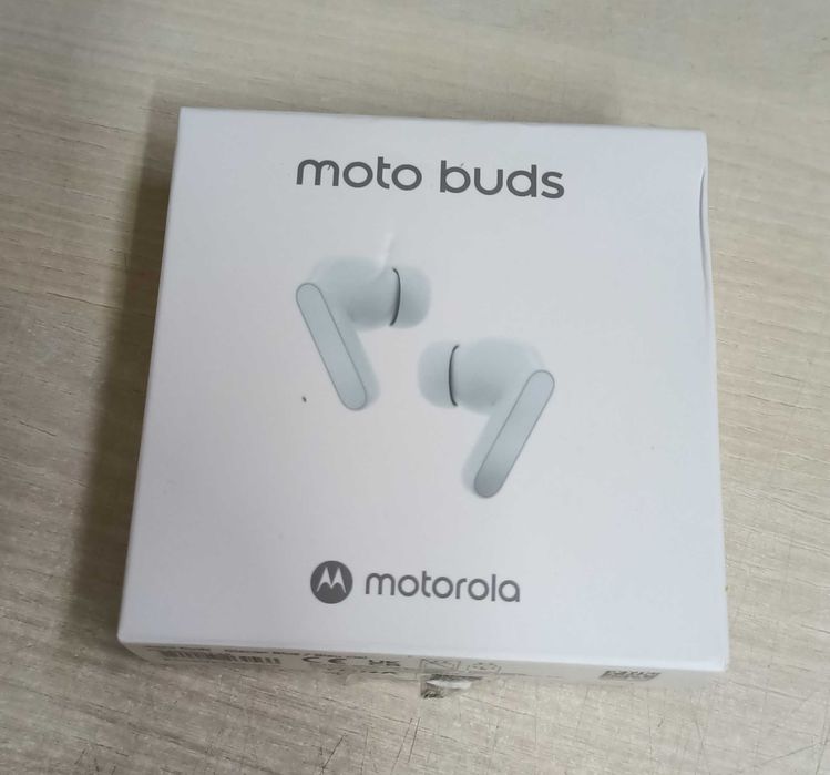 Moto Buds, albastru deschis sau albastru inchis