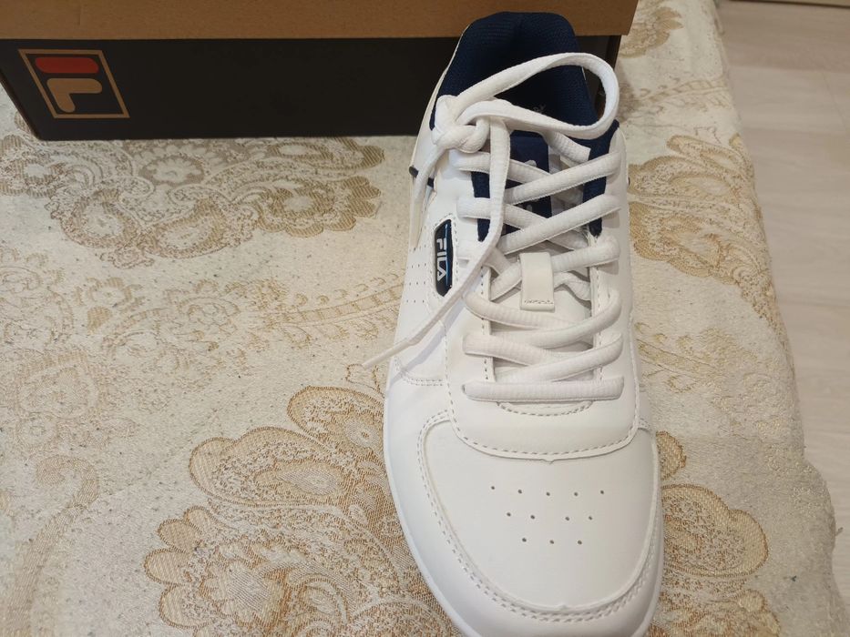 Нови детски спортни обувки Фила