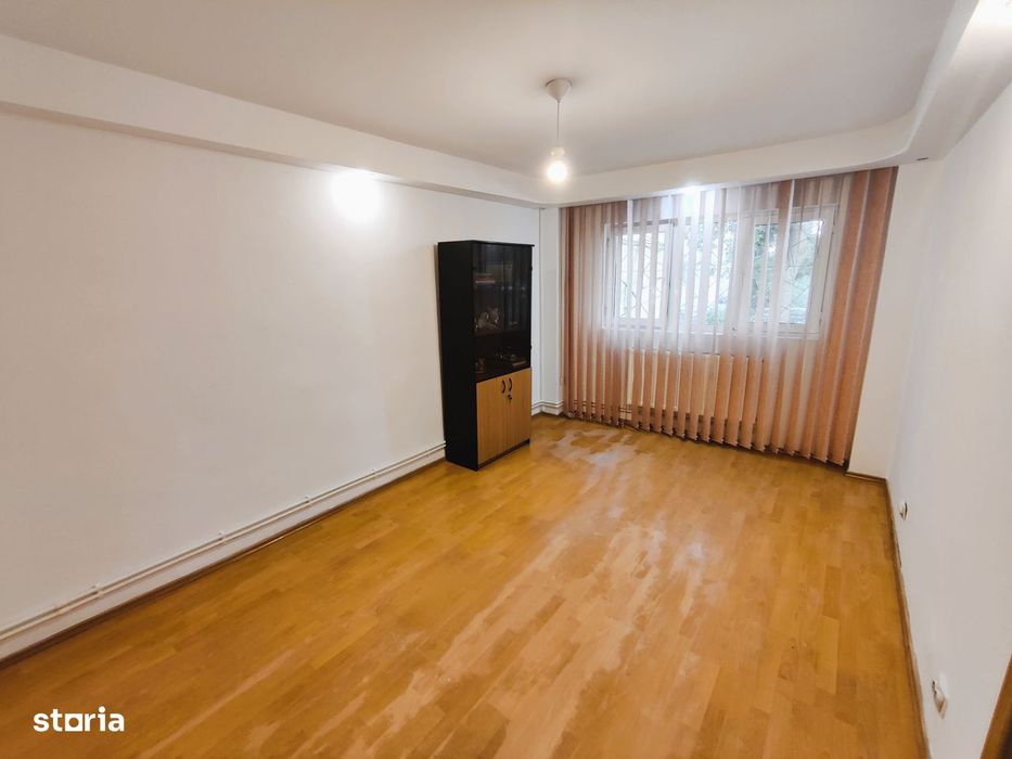 PARTICULAR Apartament de inchiriat 84mp 3cam parter Palatul Navigatiei