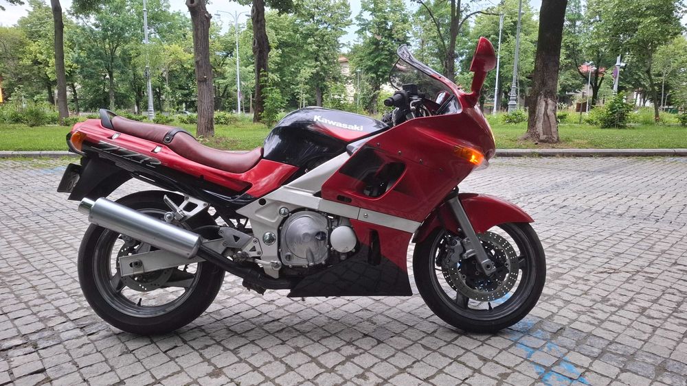 Kawasaki ZZR 400