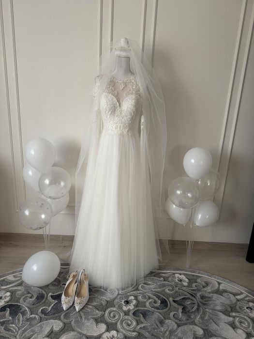 Vând rochie White Lady