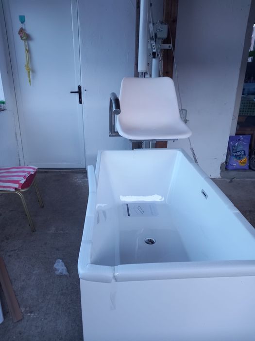 vând lift pentru persoane cu dizabilități