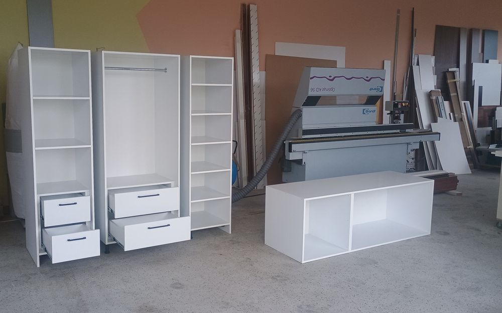 Мебели по поръчка   Дърводелски услуги