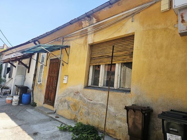 Vand Apartament tip casa