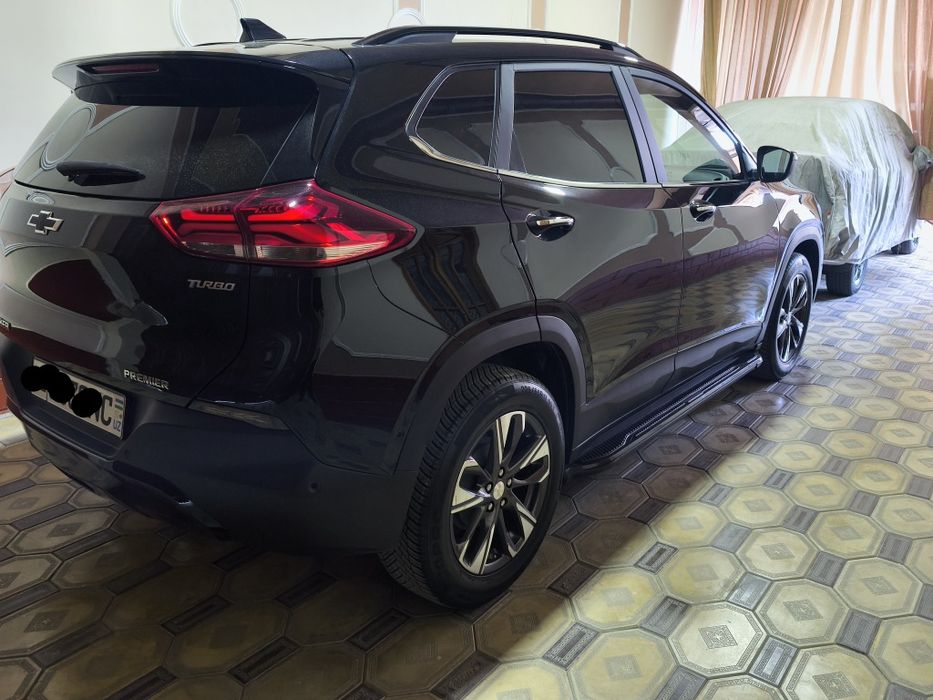 Треккер премьер плюс сотилади