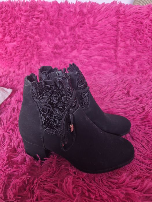 Incaltaminte la vinzare