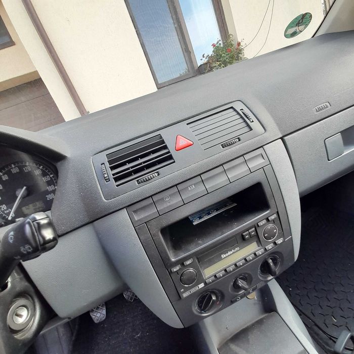 SKODA Fabia 2002 — imagine 4