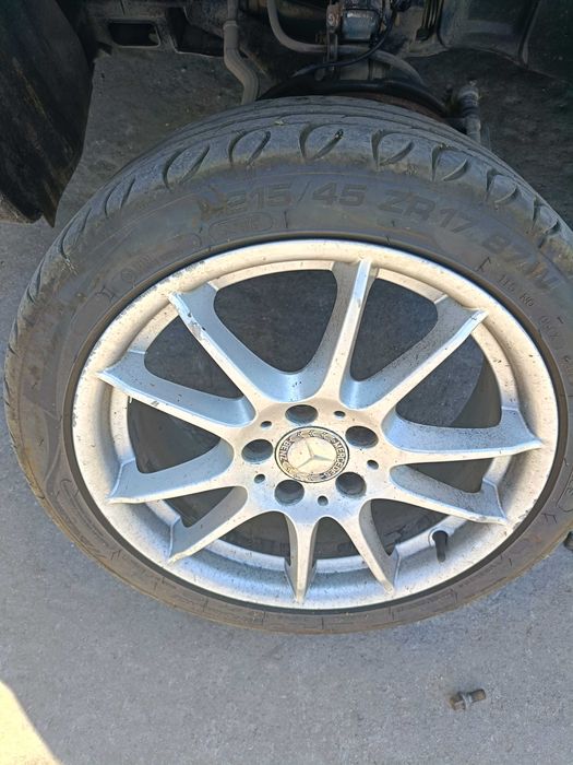 Летни гуми 215 45 17