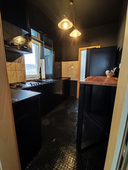 Închiriez apartament cu doua camere