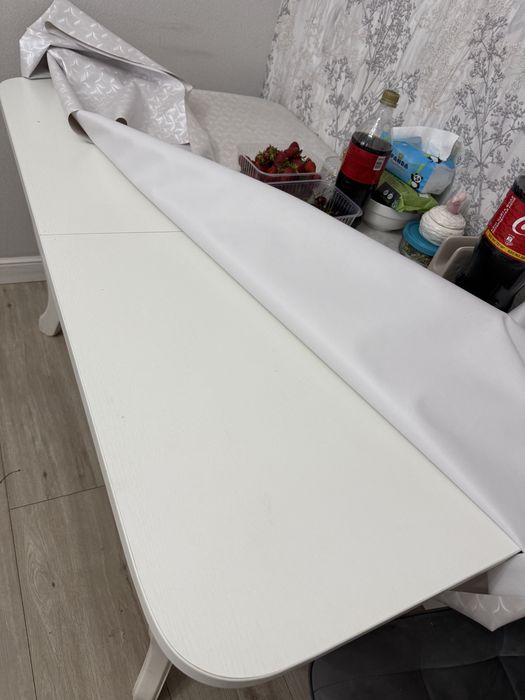 Продам стол для кухни размер 140 на 80
