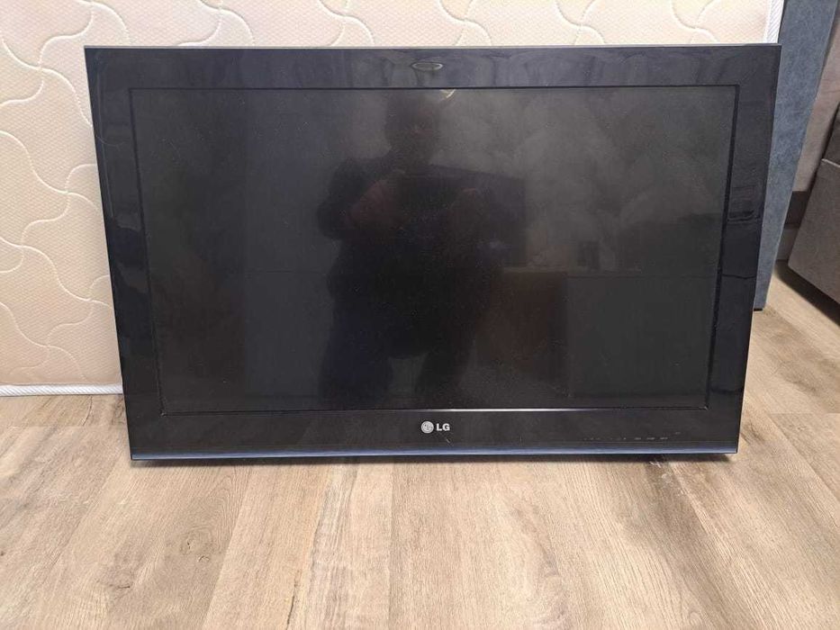 Продам телевизор LG