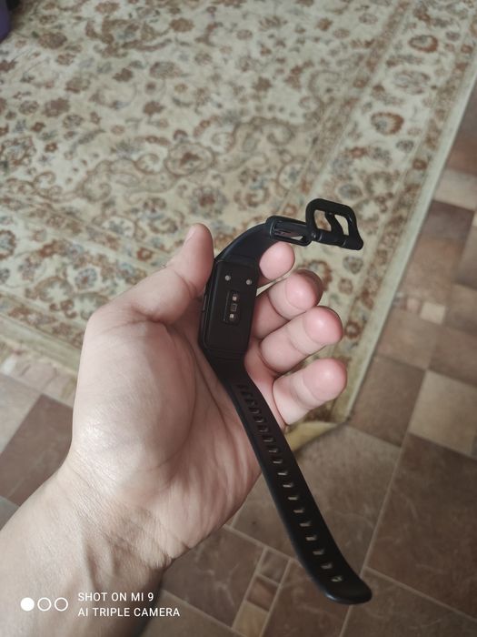 Продам оригинал смарт часы Huawei Band