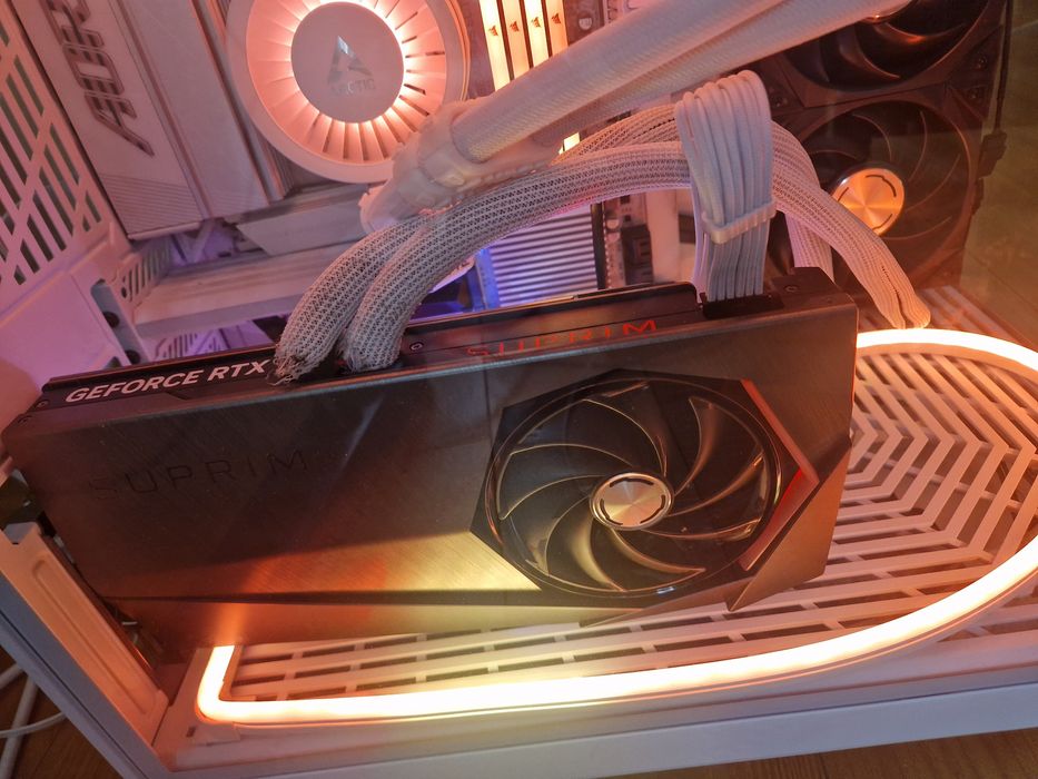 RTX 4090 MSI Suprim Liquid X