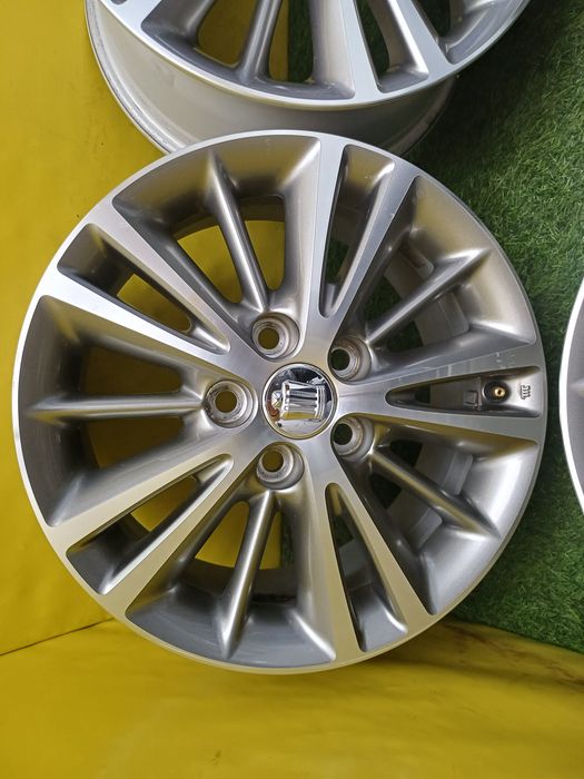Диски R16 5x114.3 на Toyota Crown и другие.