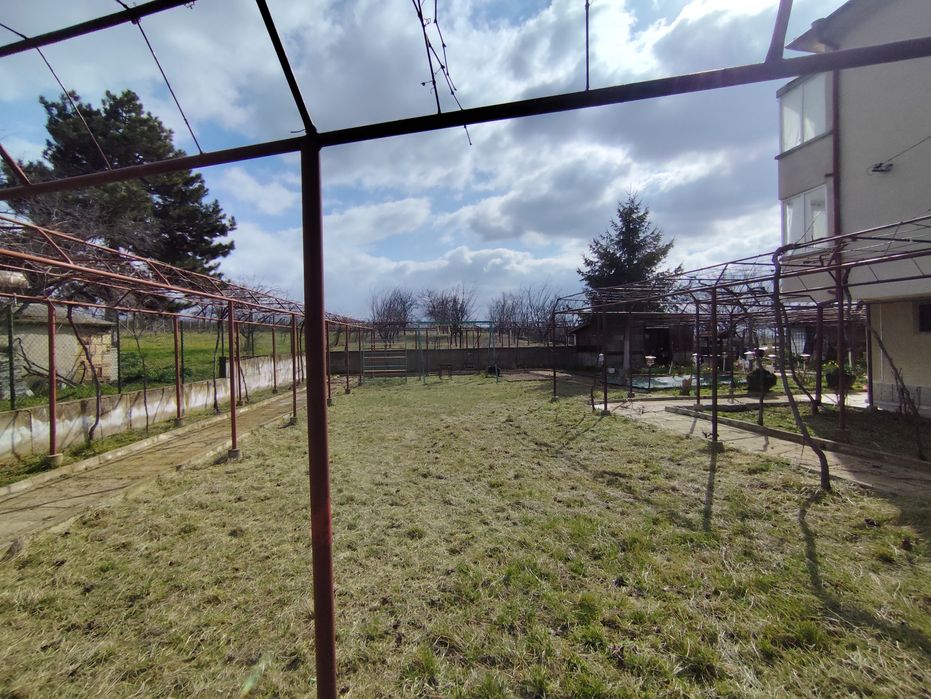 Къща в гр. Българово .На 20 км от гр  Бургас.